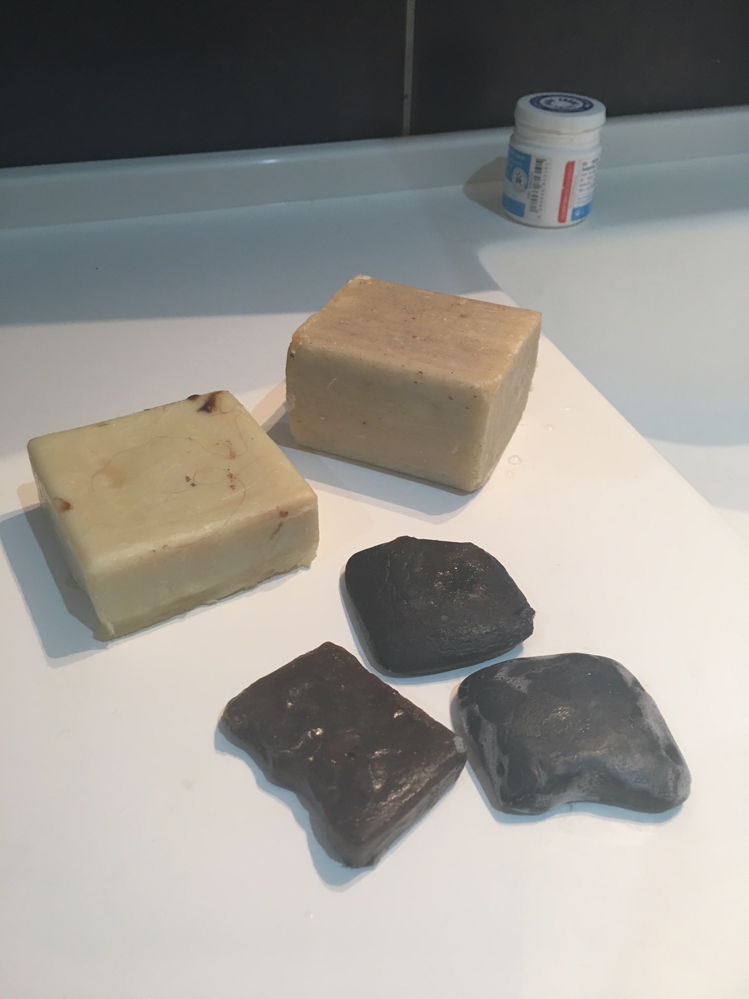 Les savons solides ! Où est le savon tout net sans son pochon !