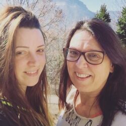 Fondatrice de Douceur Cerise la marque de cosmétique bio, Brigitte et sa fille Aurore