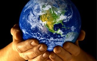 ssuie-tout, sèche-mains, jean discret… et si on passait à autre chose ?
Se sécher les mains, c’est pas juste un détail. C’est un petit geste du quotidien qui peut tout changer — pour votre peau et pour la planète.  👉 On vous explique pourquoi… et comment faire mieux, sans prise de tête.